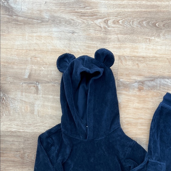 Old Navy Kids Black Bear Hoodie and Joggers - Picture 3 of 5